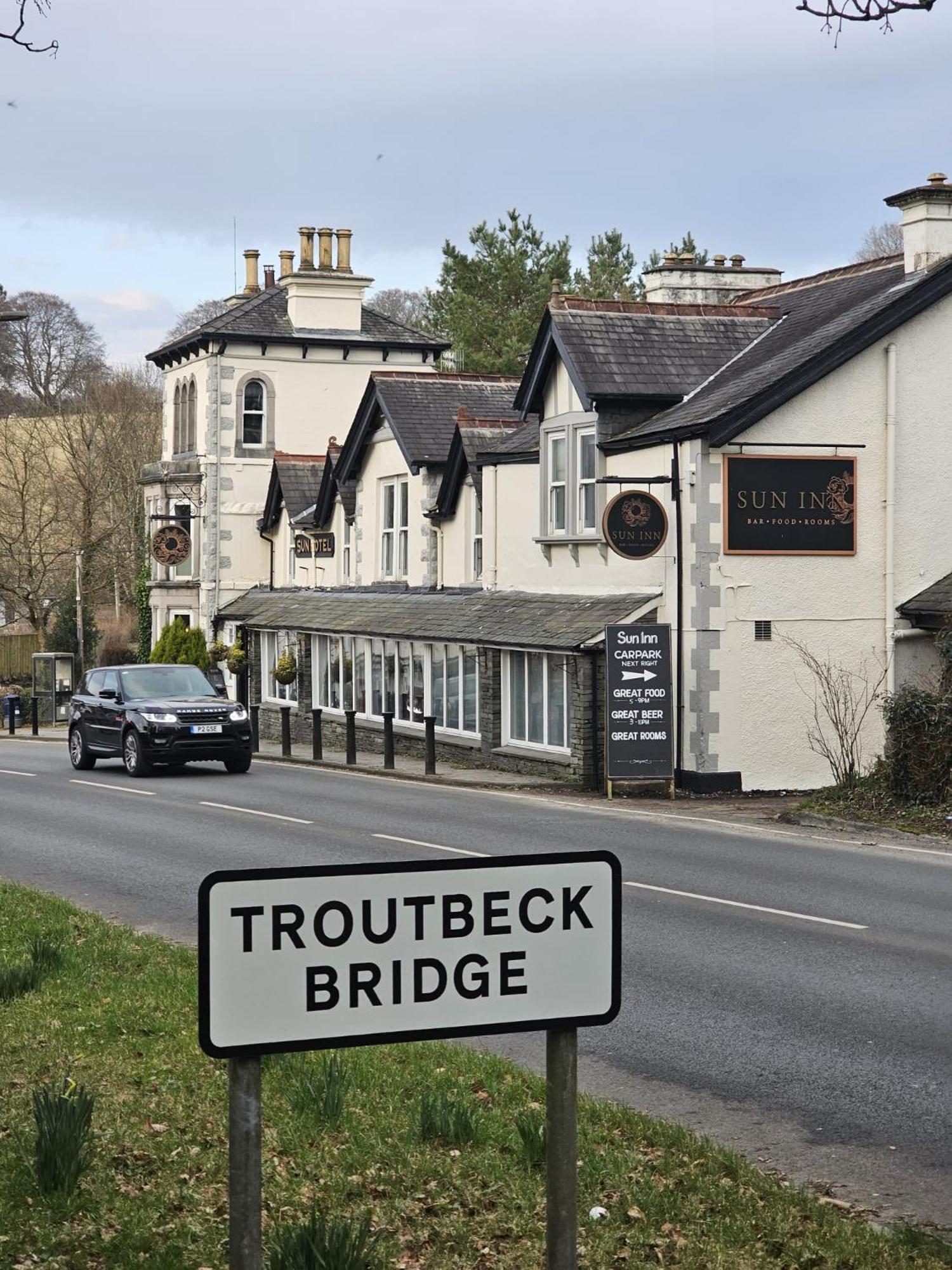 The Sun Inn Troutbeck Bridge Екстер'єр фото